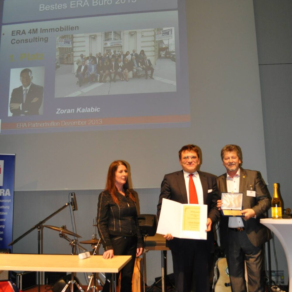 Zoran Kalabic award on stage