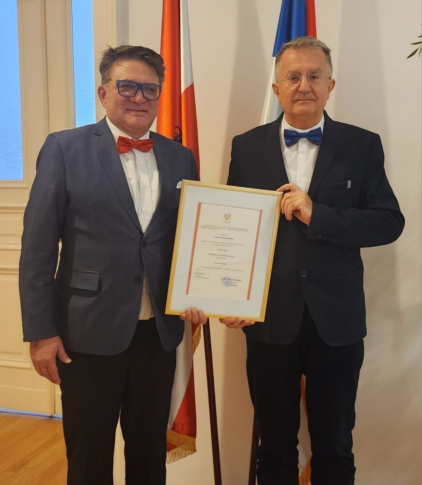 His Excellency the Ambassador of the Republic of Serbia in Austria, Dr. Nebojša Rodić, honored me with an award for my contribution to achieving goals within social and cultural engagement, as well as for promoting ecological and social market economy between Serbia and Austria.